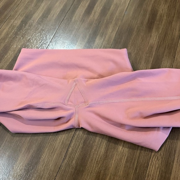 Lululemon Wunder Train High-Rise Crop 23"
Brier Rose
W6BNFS
Size 4
Like new - Picture 5 of 8